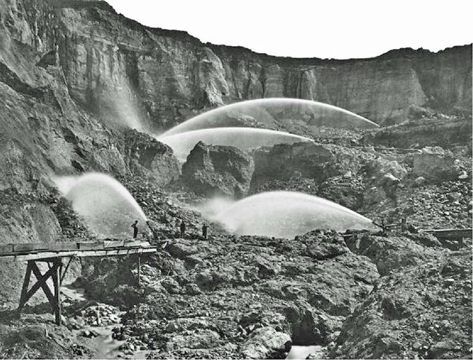 Hydraulic mining at the Malakoff Diggings in the foothills of the Sierra Nevada.. (Credit: Bancroft Library, University of California, Berkeley.)