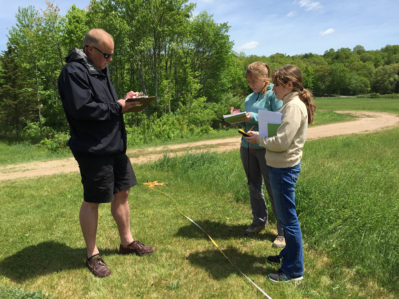 John discussing field methods during summer GFE